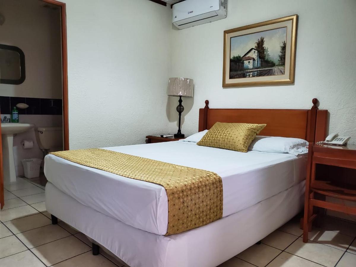 Serena Escalon 4* San Salvador