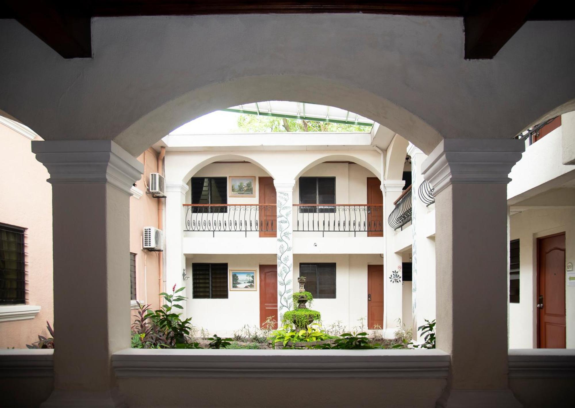 Serena Escalon Hotel