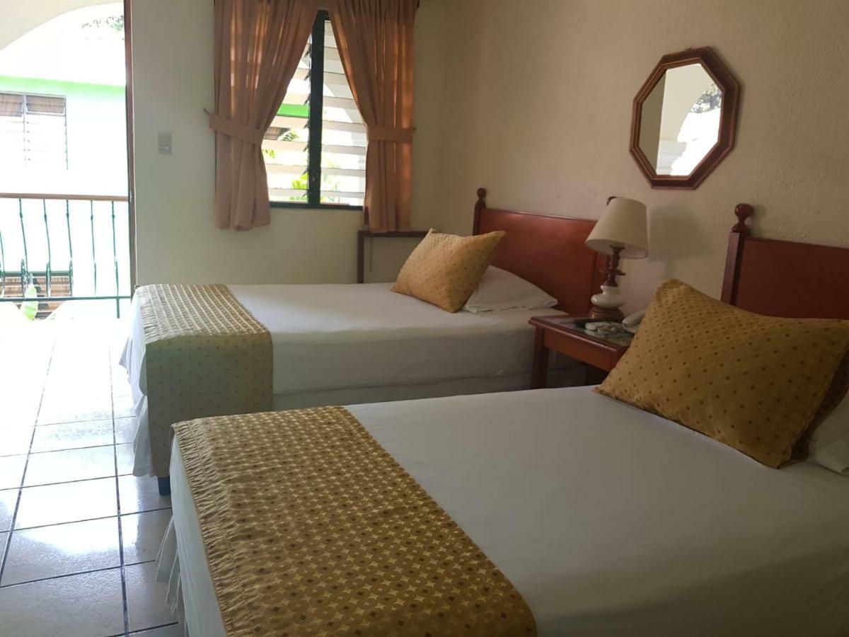 Serena Escalon Hotel 4*